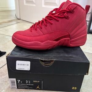 Red Jordan 12